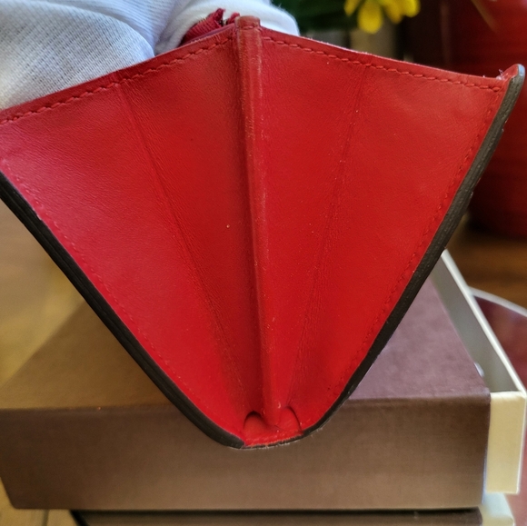 Louis Vuitton Patent Sweet Monogram Sarah Wallet Pomme D'Amour (COA) - Picture 9 of 16